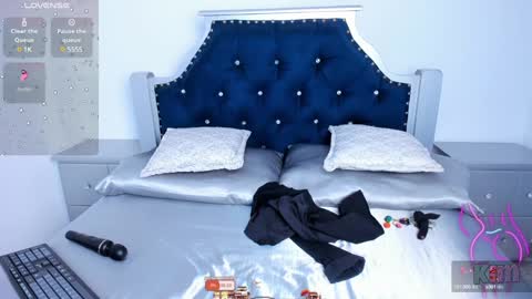 Snapshot of pervert_pantyhose chatting on 01-25-25, 03:19 Kimberly online show from 01-25-25, 03:19