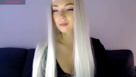 Snapshot of pervyblonde chatting on 12-30-24, 08:43 Isabella online show from 12-30-24, 08:43