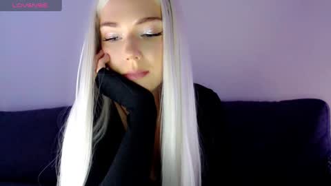 Snapshot of pervyblonde chatting on 12-31-24, 11:42 Isabella online show from 12-31-24, 11:42