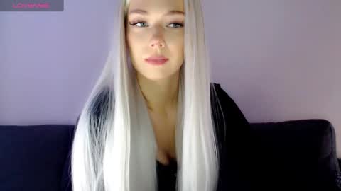 Snapshot of pervyblonde chatting on 01-02-25, 12:24 Isabella online show from 01-02-25, 12:24
