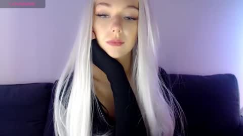Snapshot of pervyblonde chatting on 01-31-25, 09:16 Isabella online show from 01-31-25, 09:16