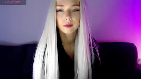 Snapshot of pervyblonde chatting on 03-04-25, 08:13 Isabella online show from 03-04-25, 08:13
