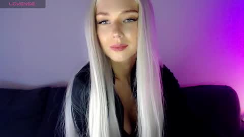 Snapshot of pervyblonde chatting on 03-04-25, 11:19 Isabella online show from 03-04-25, 11:19