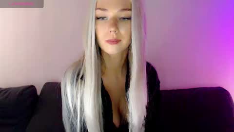 Snapshot of pervyblonde chatting on 03-05-25, 12:00 Isabella online show from 03-05-25, 12:00