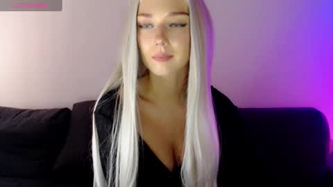 Snapshot of pervyblonde chatting on 03-08-25, 01:03 Isabella online show from 03-08-25, 01:03