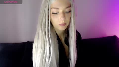 Snapshot of pervyblonde chatting on 09-27-25, 11:59 Isabella online show from 09-27-25, 11:59