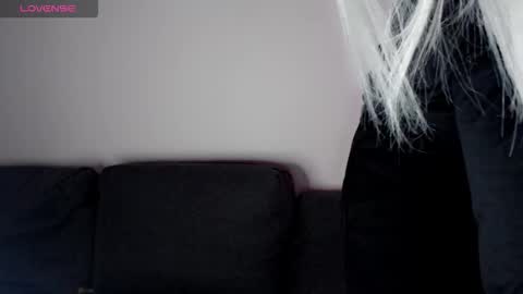 Isabella online show from 11-11-25, 12:38