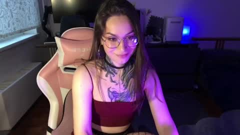 petal_dust_ online show from 04-14-26, 02:23
