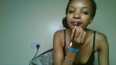 Snapshot of petal_palette chatting on 06-17-26, 01:30 Lolly online show from 06-17-26, 01:30