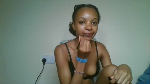 Snapshot of petal_palette chatting on 06-21-26, 07:55 Lolly online show from 06-21-26, 07:55