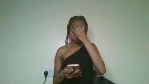 Snapshot of petal_palette chatting on 07-04-26, 06:47 Lolly online show from 07-04-26, 06:47