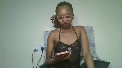 Snapshot of petal_palette chatting on 07-09-26, 05:28 Lolly online show from 07-09-26, 05:28