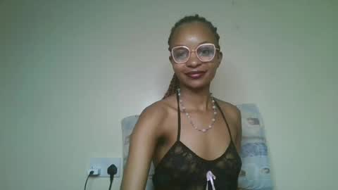 Snapshot of petal_palette chatting on 07-10-26, 07:12 Lolly online show from 07-10-26, 07:12