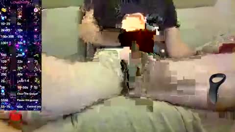 Snapshot of petardo_ chatting on 12-16-24, 09:24 Petardo online show from 12-16-24, 09:24
