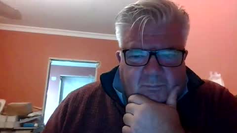 pete112991 online show from 10-04-25, 01:42