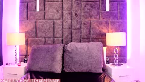 Im Rosse but u can call me Rossie or Rosita . online show from 09-16-25, 04:19