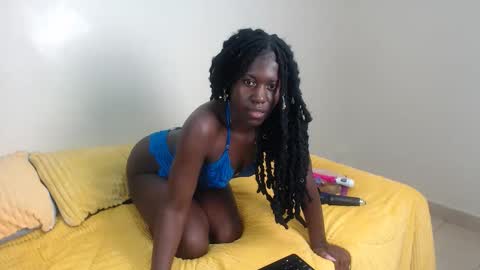 Snapshot of petite_anyaa chatting on 11-21-25, 09:46 Anya online show from 11-21-25, 09:46