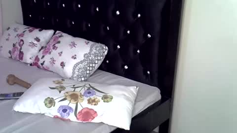 Bunny online show from 10-26-25, 02:06