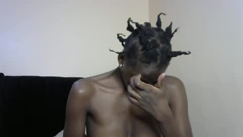 Snapshot of petite_lavi2 chatting on 02-09-25, 02:40 petite_lavi2 online show from 02-09-25, 02:40