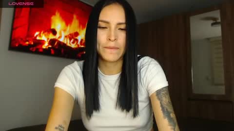 Snapshot of petite_linda chatting on 06-02-26, 04:47 Linda online show from 06-02-26, 04:47