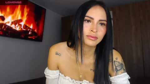 Snapshot of petite_linda chatting on 06-06-26, 07:46 Linda online show from 06-06-26, 07:46