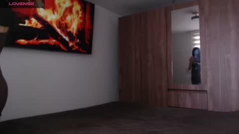 Snapshot of petite_linda chatting on 06-24-26, 07:24 Linda online show from 06-24-26, 07:24