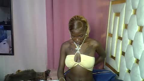 Snapshot of petite_lunar chatting on 02-02-26, 10:19 Lunar online show from 02-02-26, 10:19