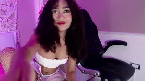 petite luxury online show from 10-11-25, 08:40