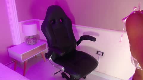 petite luxury online show from 10-20-25, 11:43