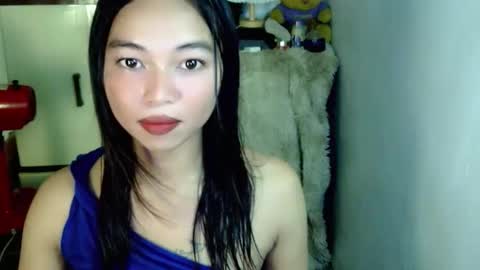 petite_mary69 online show from 04-18-26, 10:52