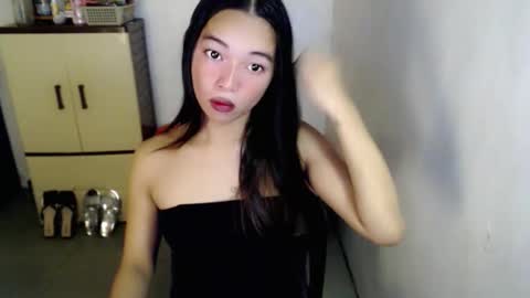 Snapshot of petite_mary69 chatting on 05-26-26, 11:17 petite_mary69 online show from 05-26-26, 11:17