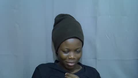 petite_melan online show from 10-06-25, 02:42