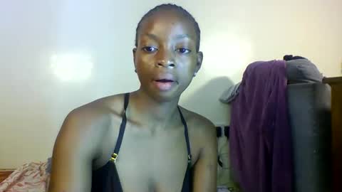petite_queen001 online show from 10-10-25, 01:15