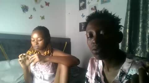 petite_queen69 online show from 06-08-26, 09:15