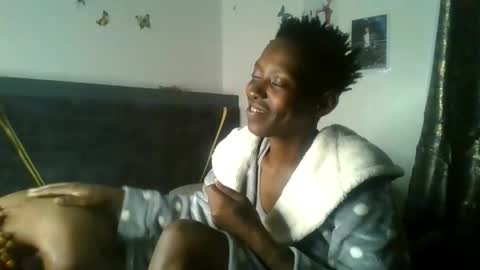 petite_queen69 online show from 06-11-26, 03:10