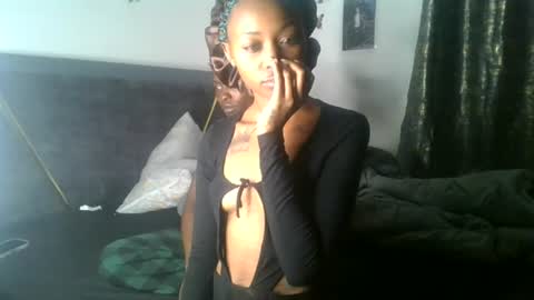 petite_queen69 online show from 06-15-26, 10:45