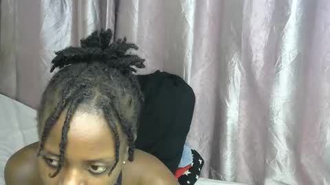 petite_star2 online show from 11-24-25, 08:52