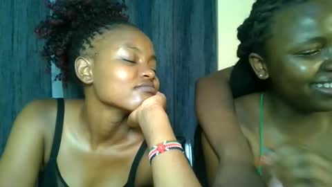 Snapshot of petite_temptation chatting on 12-14-25, 04:56 Bad gurl Riri online show from 12-14-25, 04:56