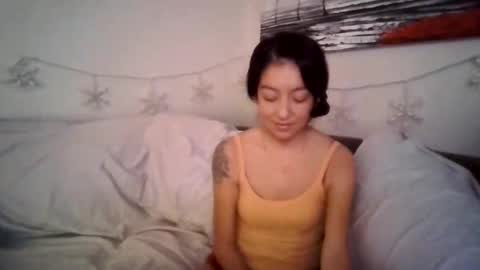 Snapshot of petite_treat_ chatting on 12-17-25, 08:15 petite treat online show from 12-17-25, 08:15