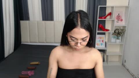 Yukie online show from 10-26-25, 07:14