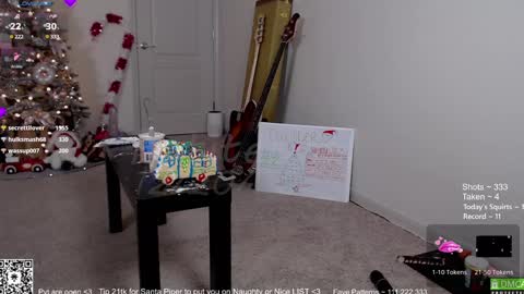 Snapshot of petitebrat chatting on 12-21-24, 12:42 PiperAvery online show from 12-21-24, 12:42