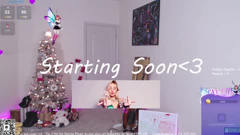 Snapshot of petitebrat chatting on 12-22-24, 07:31 PiperAvery online show from 12-22-24, 07:31