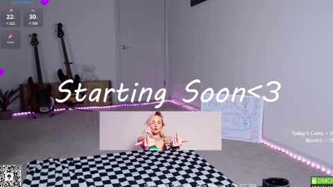 Snapshot of petitebrat chatting on 02-13-25, 10:54 PiperAvery online show from 02-13-25, 10:54