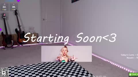 Snapshot of petitebrat chatting on 02-14-25, 11:20 PiperAvery online show from 02-14-25, 11:20