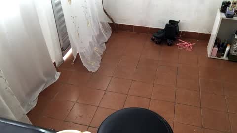 Snapshot of petitecurlybrunette chatting on 04-06-26, 01:23 Mlian online show from 04-06-26, 01:23