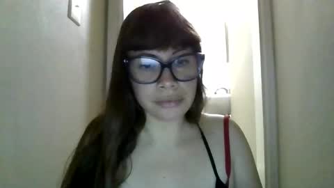 Snapshot of petitedoll30 chatting on 05-17-26, 10:39 Petitedoll30 online show from 05-17-26, 10:39