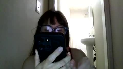 Snapshot of petitedoll30 chatting on 05-19-26, 02:18 Petitedoll30 online show from 05-19-26, 02:18