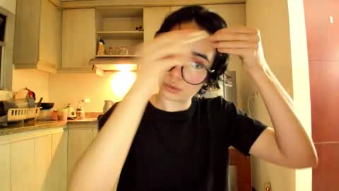 Lunna online show from 03-21-26, 02:27