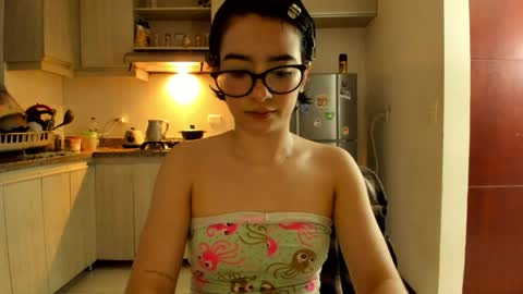 Lunna online show from 04-11-26, 01:43