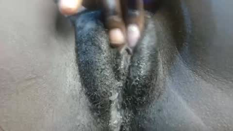 Snapshot of petiteme1 chatting on 01-10-25, 01:21 petiteme1 online show from 01-10-25, 01:21